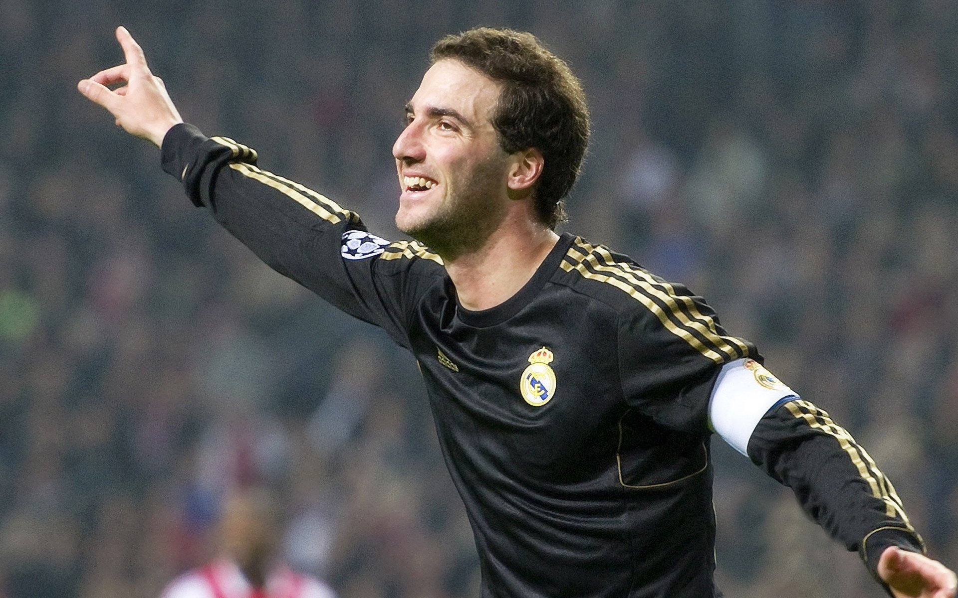 曼城持续构建三线均衡战术体系，曼城3_2曼联